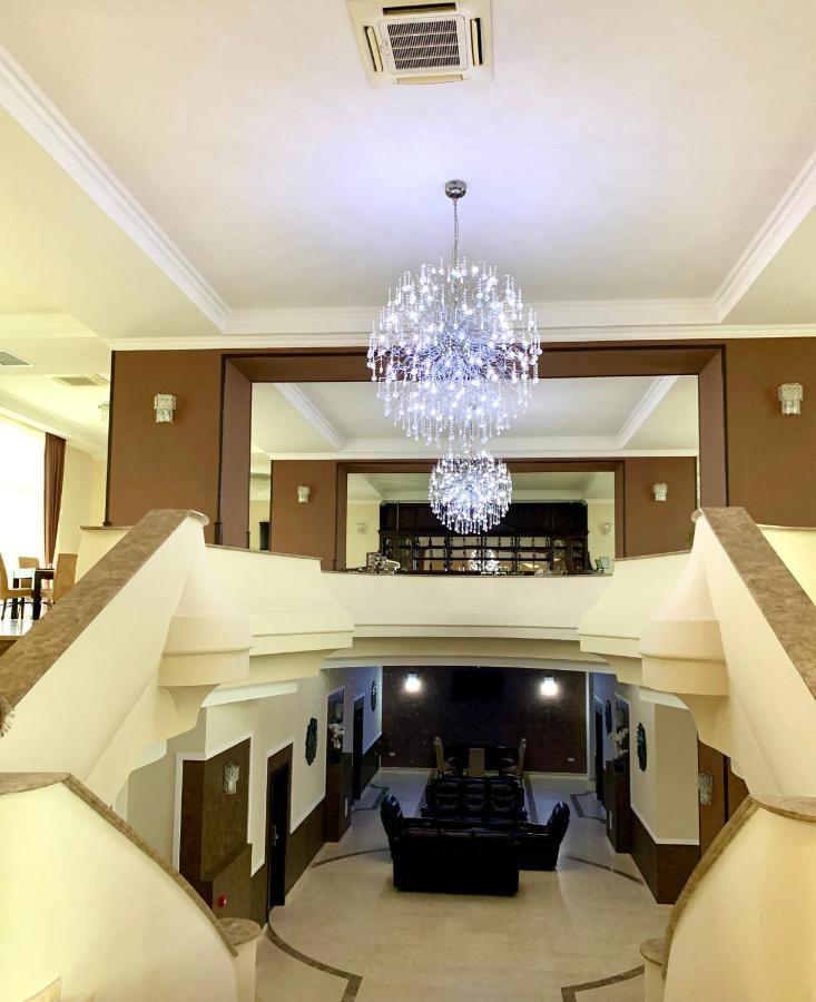 Albert Hotel Ploieşti Eksteriør bilde