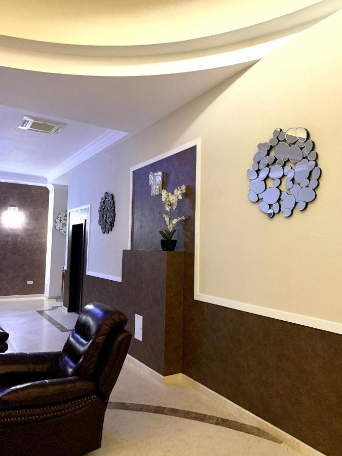 Albert Hotel Ploieşti Eksteriør bilde