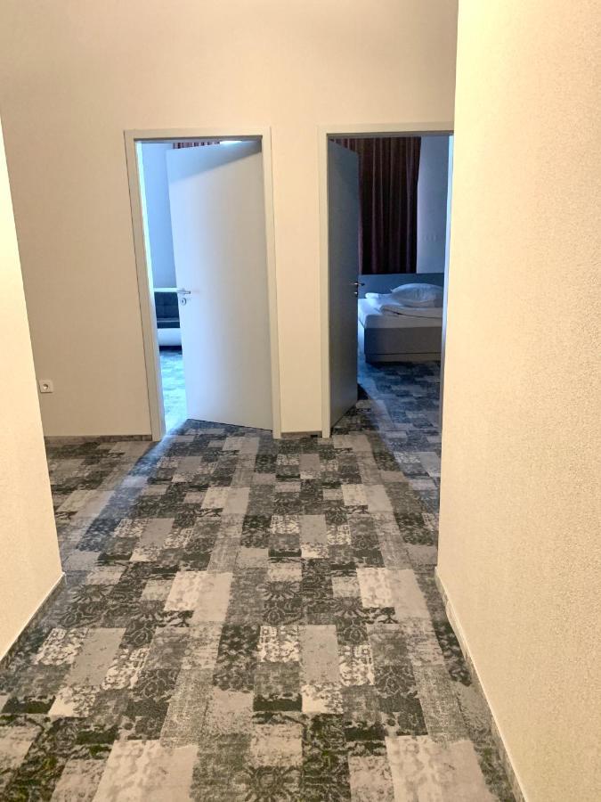 Albert Hotel Ploieşti Eksteriør bilde