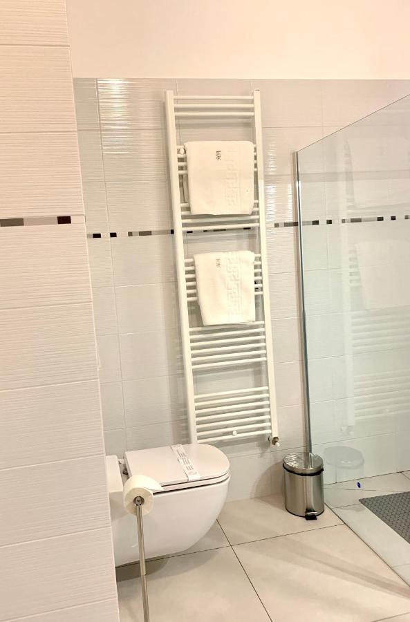 Albert Hotel Ploieşti Eksteriør bilde