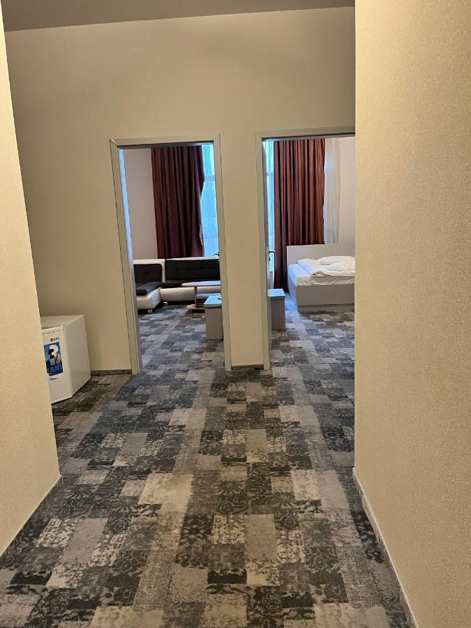 Albert Hotel Ploieşti Eksteriør bilde